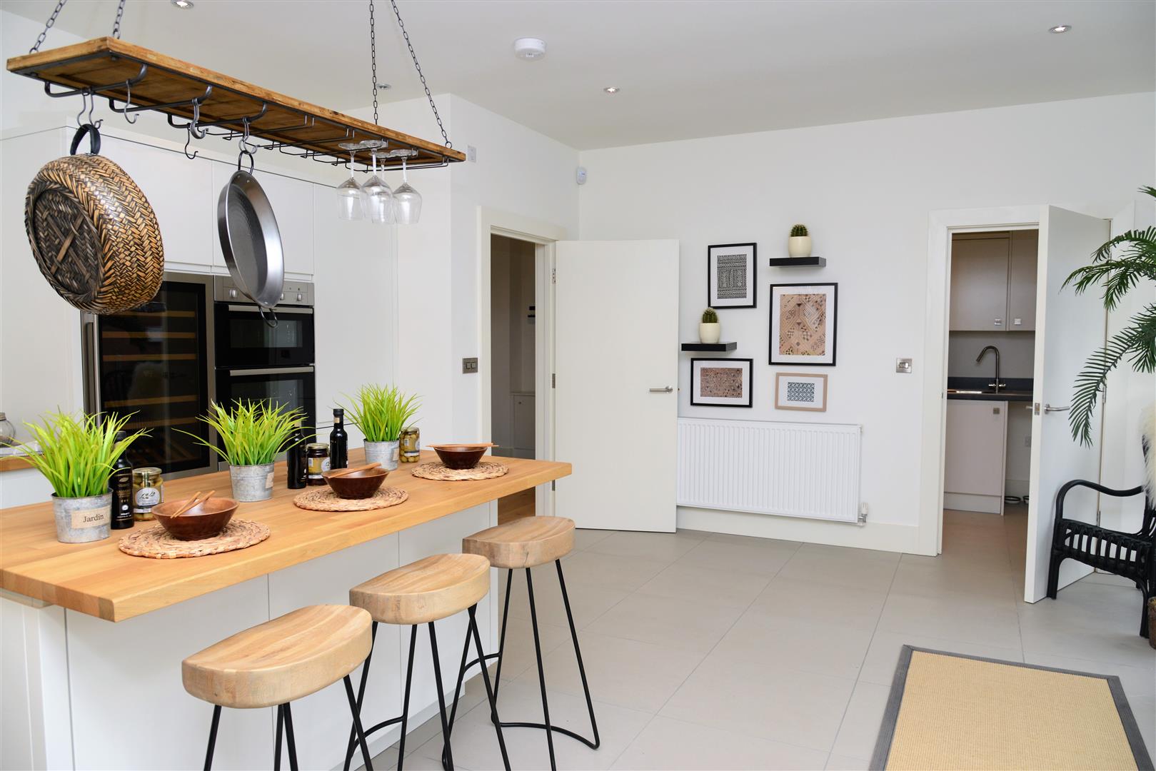 SAMPLE FITTED KITCHEN